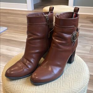 EUC TOMMY HILFIGER Gorgeous Leather Boots